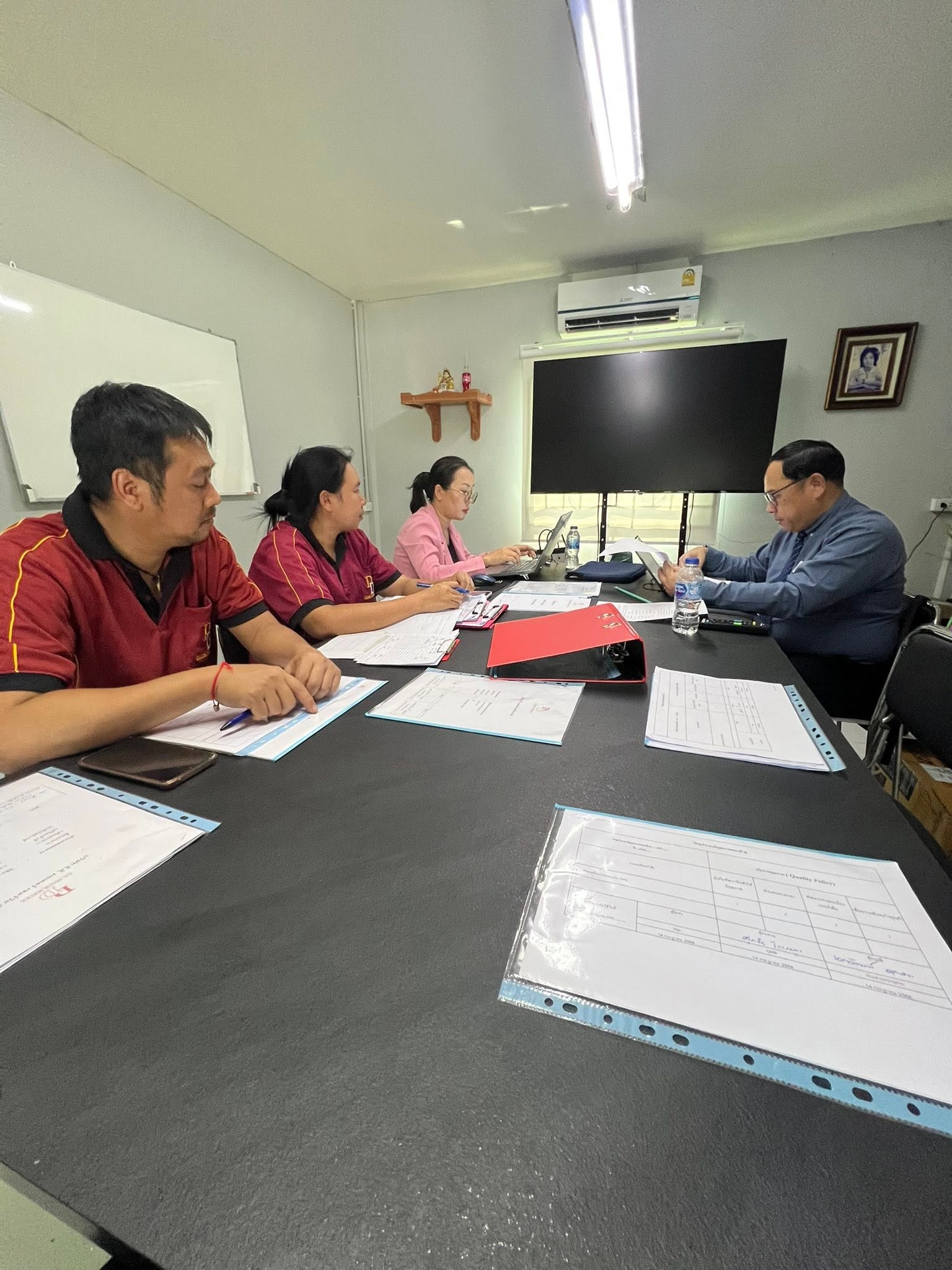 (Audit) กระบวนการตรวจสอบและประเมินความถูกต้องของข้อมูล เพื่อให้มั่นใจว่าข้อมูลนั้นเป็นไปตามมาตรฐานและกฎหมายที่เกี่ยวข้อง